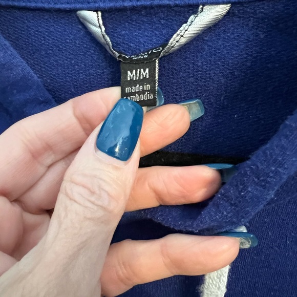 Tresics Crop Top - Picture 2 of 4